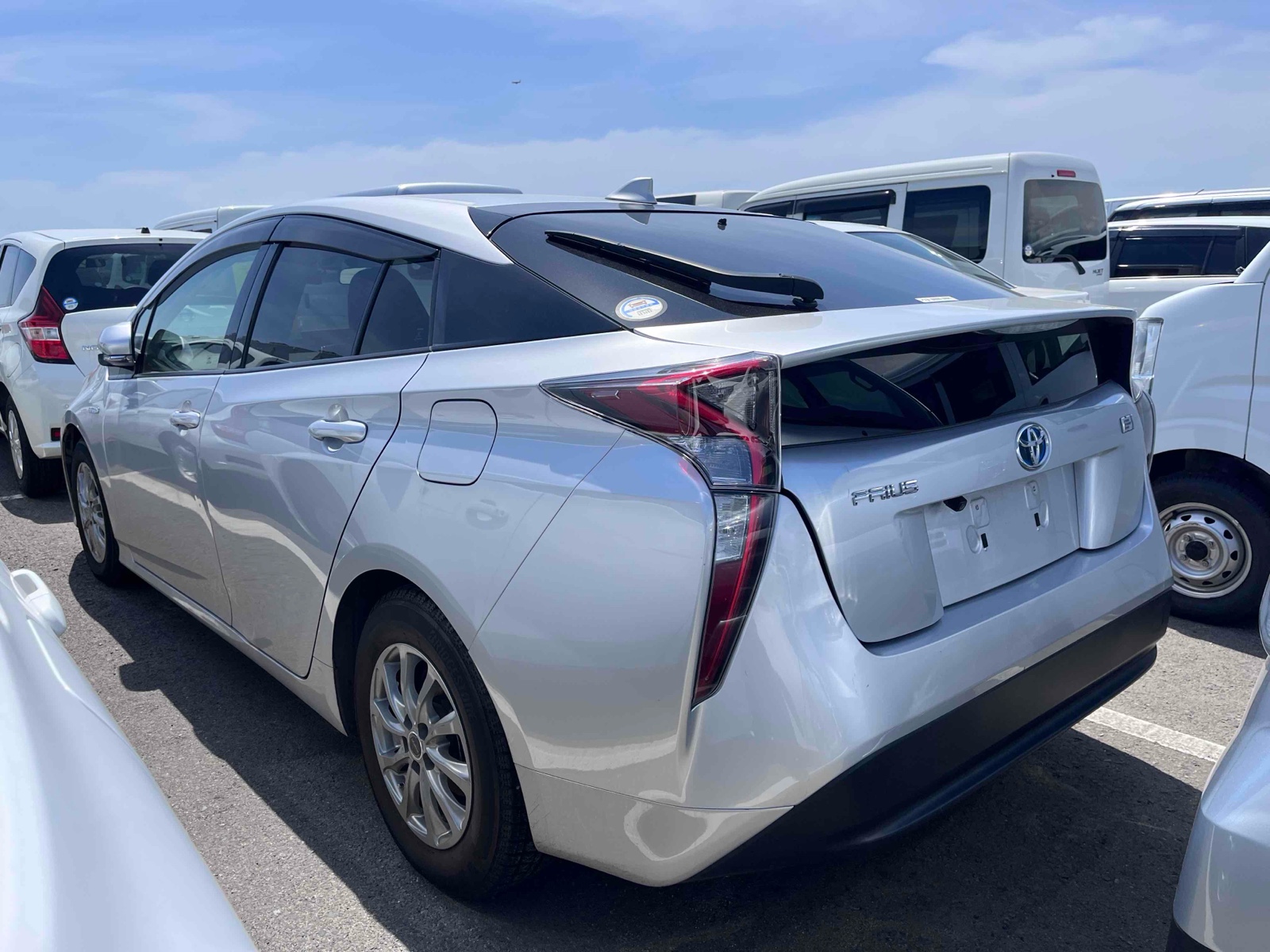 2017 TOYOTA PRIUS 4 auction-graded Japanese used car for sale export to United Kingdom 