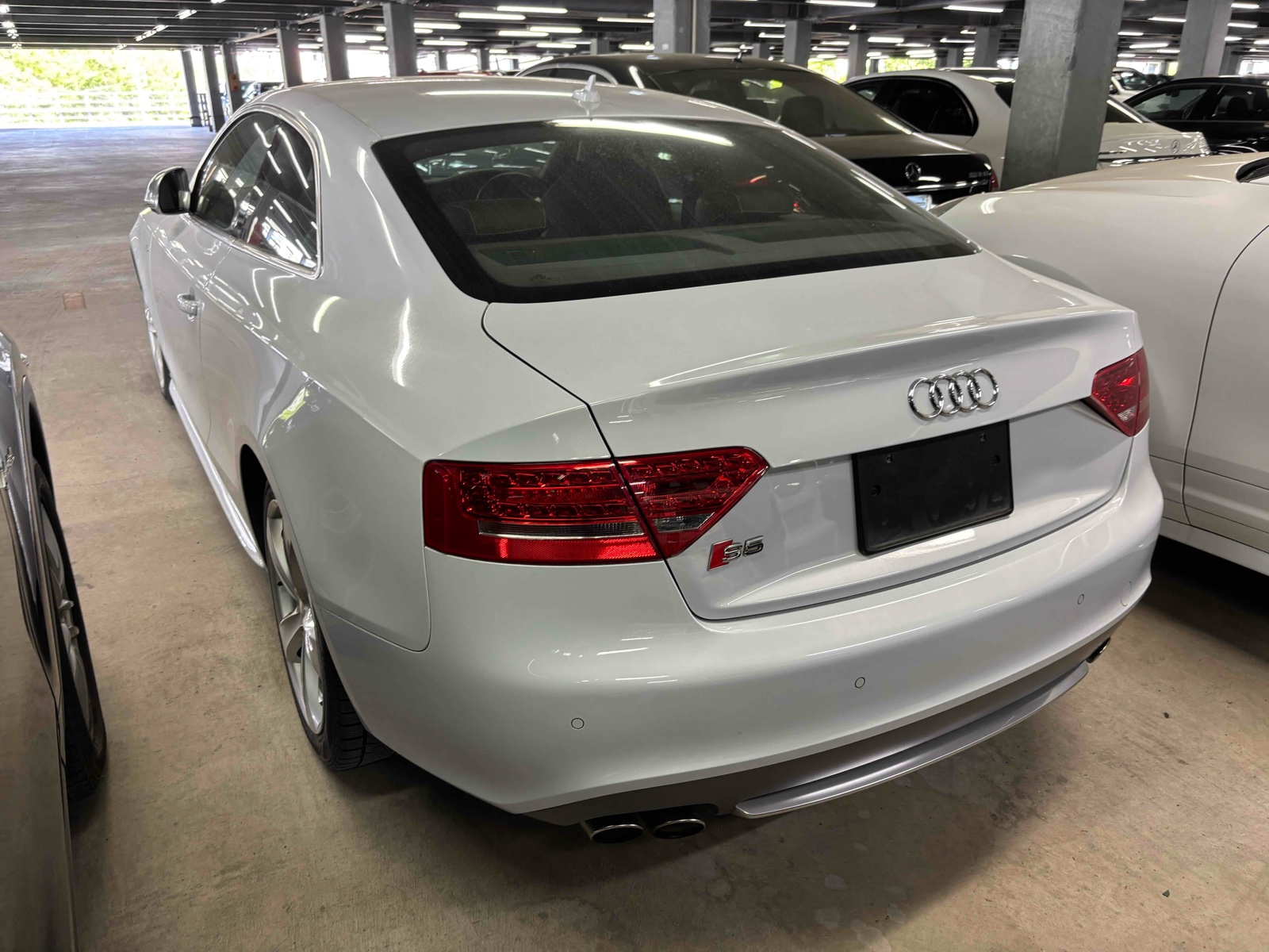 2010 AUDI S5 4 auction-graded Japanese used car for sale export to United Kingdom 