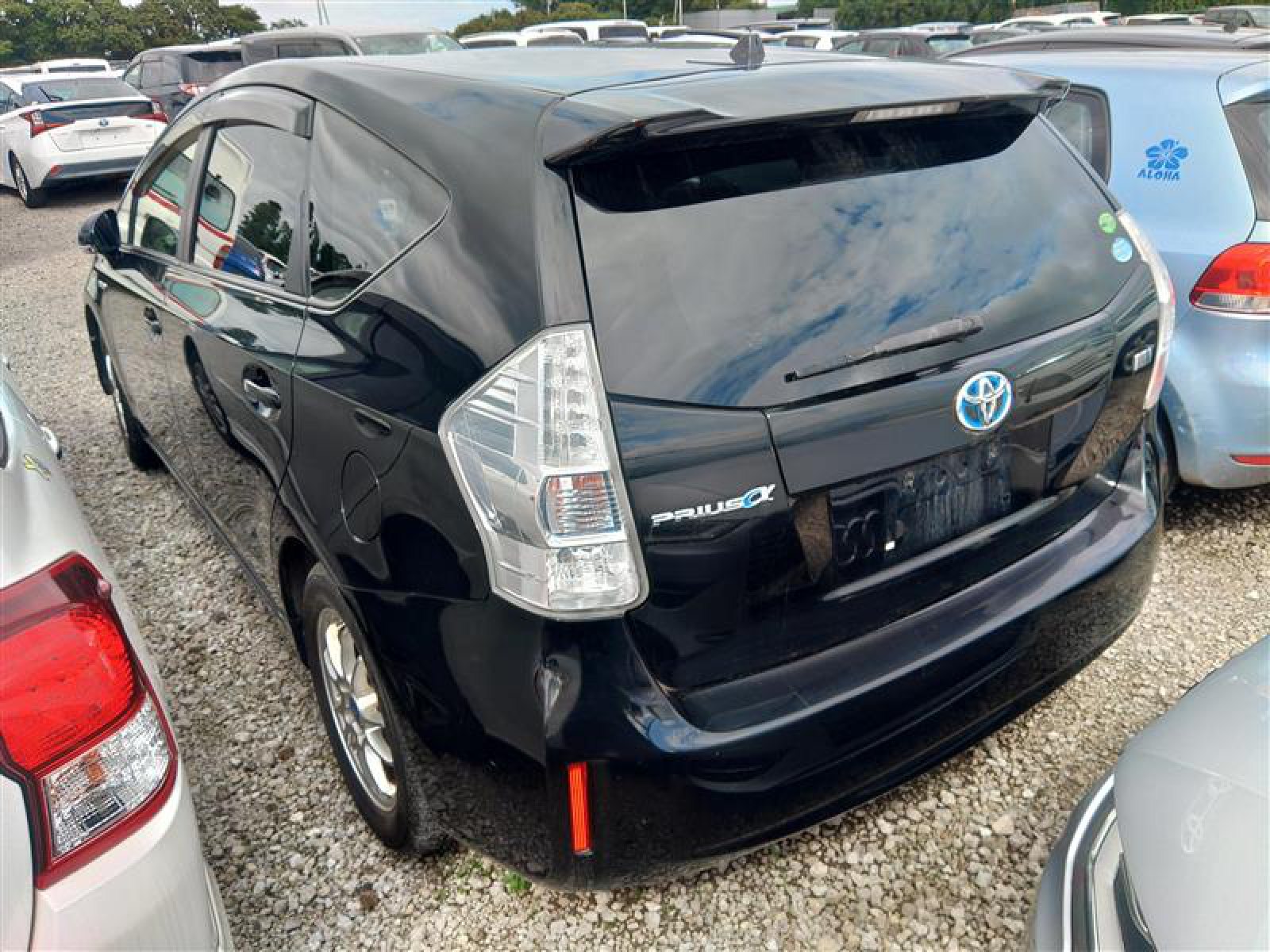 2013 TOYOTA PRIUS ALPHA 3.5 auction-graded Japanese used car for sale export to United Kingdom 