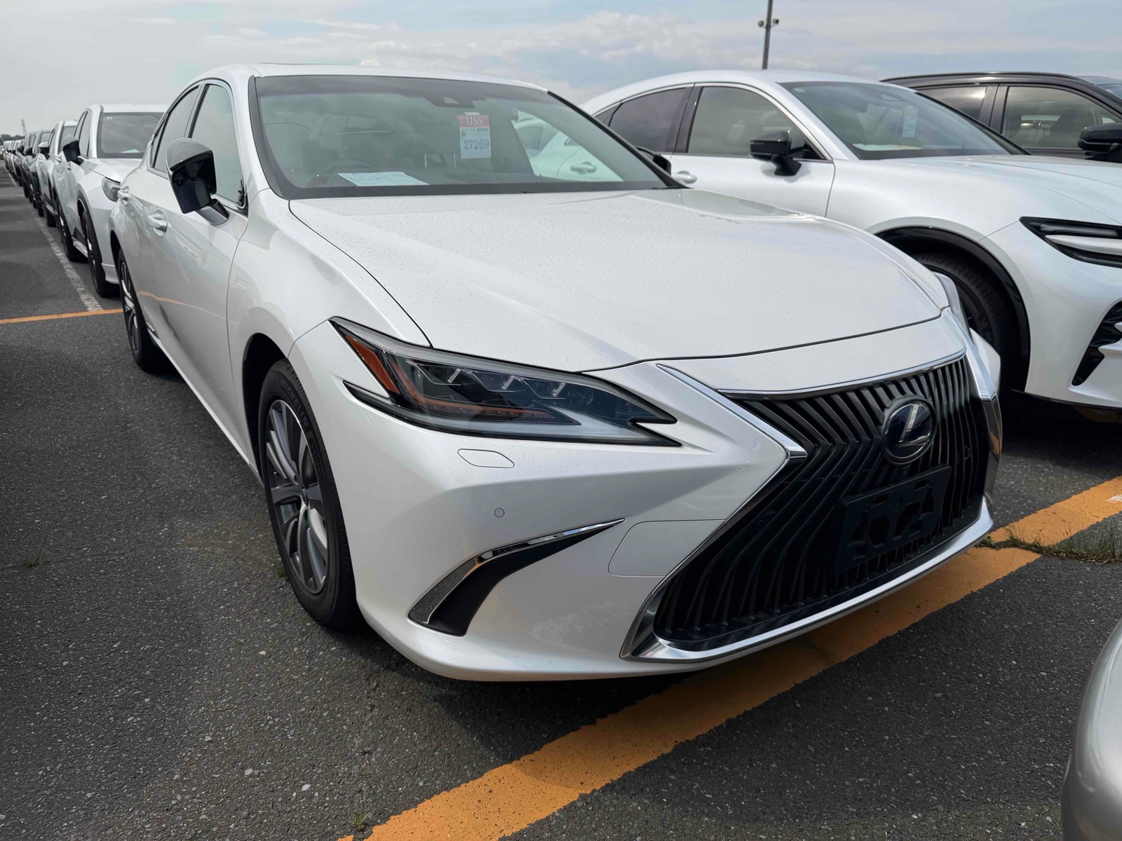 2021 LEXUS ES