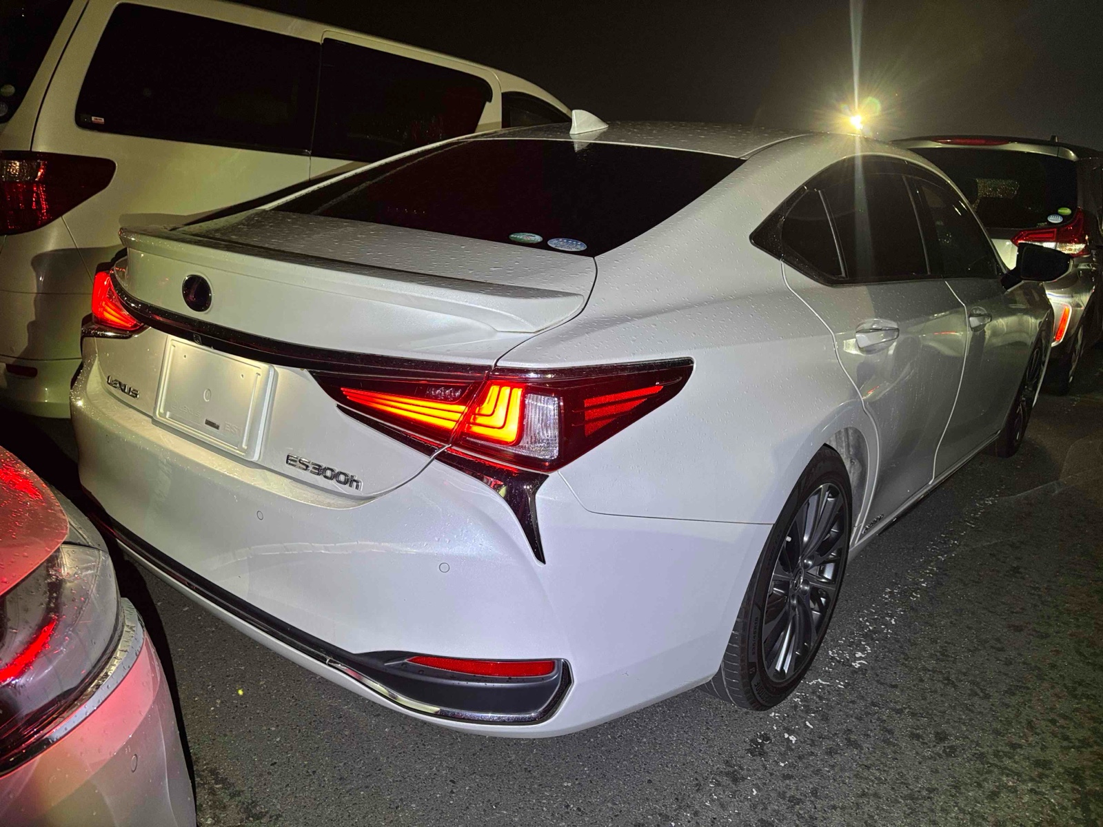 2020 LEXUS ES 4.5 auction-graded Japanese used car for sale export to United Kingdom 